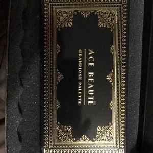 Ace Beaute  GLAMROSE  palette NEW BNIB